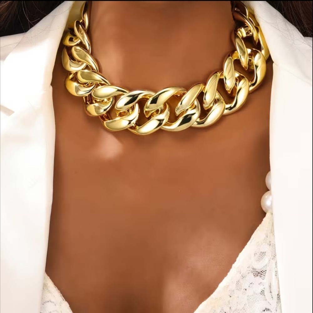 NEW Trendy Gold Chain Necklace. Chikc Statement Fashion. Bold Necklace 💛 A0-11
